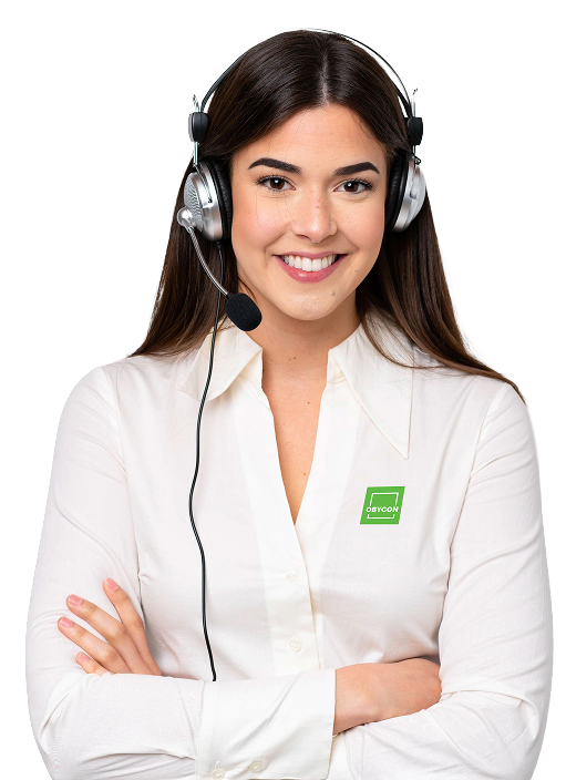 Retrato de una profesional sonriente que representa la satisfacción de los clientes de Obycon